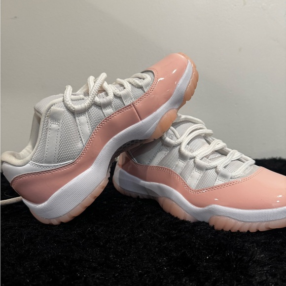 Jordan 11 Retro Low Shoes White/Legend Pink - Picture 1 of 8